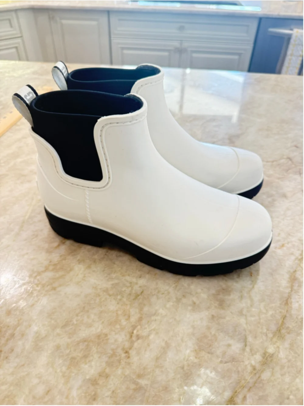 Women's UGG White & Black Winter & Rain Boots Size 9, rubber anti slip bottoms